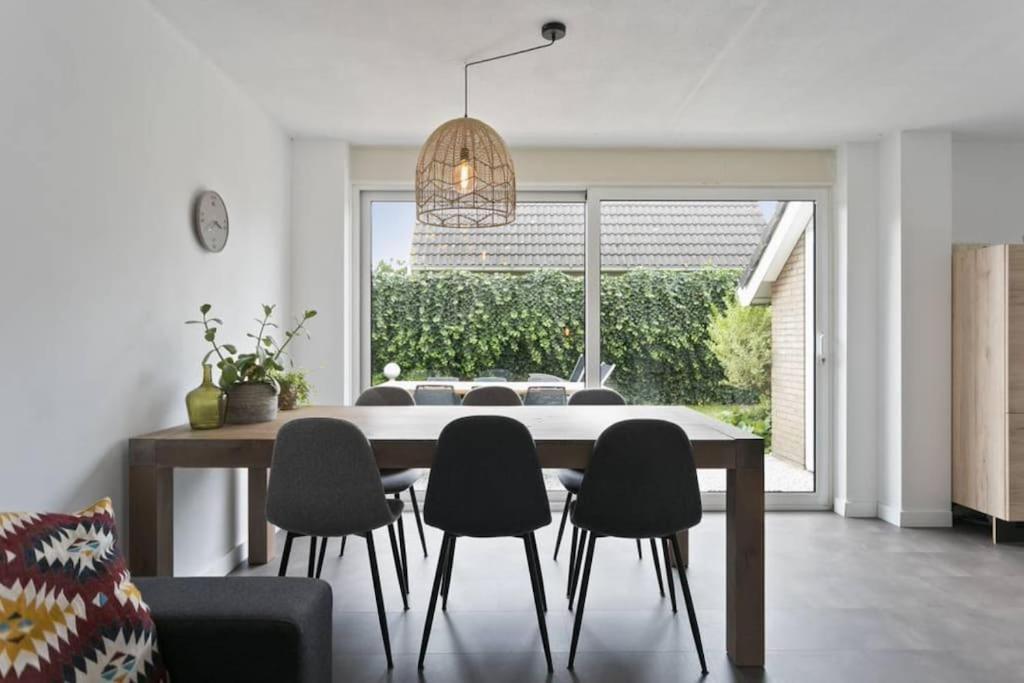 Huebsches Ferienhaus In Ouddorp - Fusslaeufig Zum Strand Und Zentrum Εξωτερικό φωτογραφία