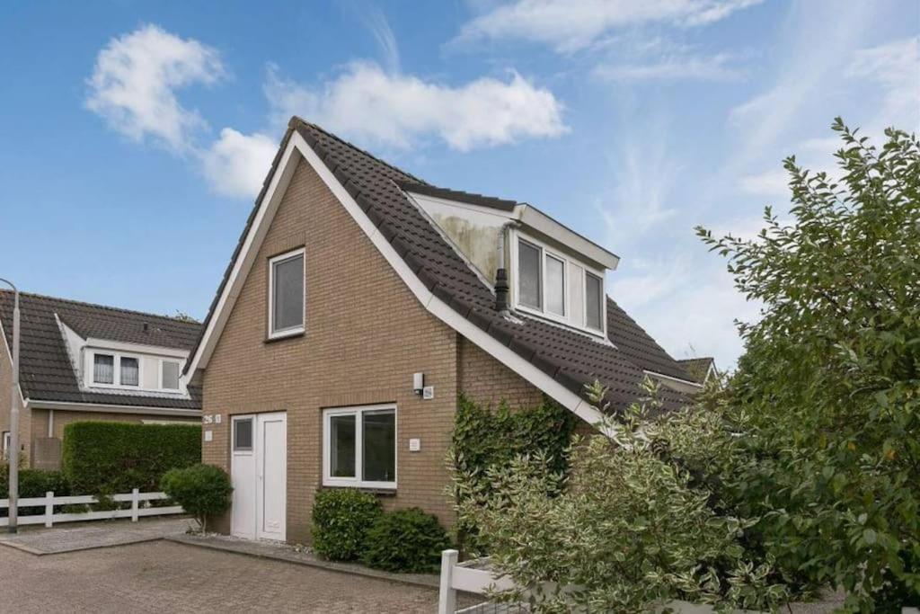 Huebsches Ferienhaus In Ouddorp - Fusslaeufig Zum Strand Und Zentrum Εξωτερικό φωτογραφία